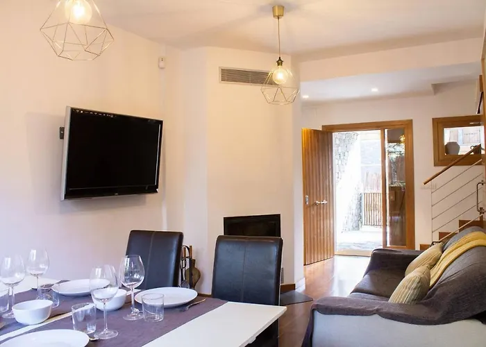 En Urbanización, Ideal Esquí *